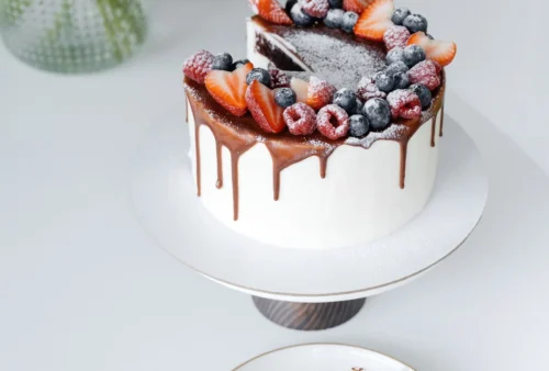 Cake Tasting Berry Cake